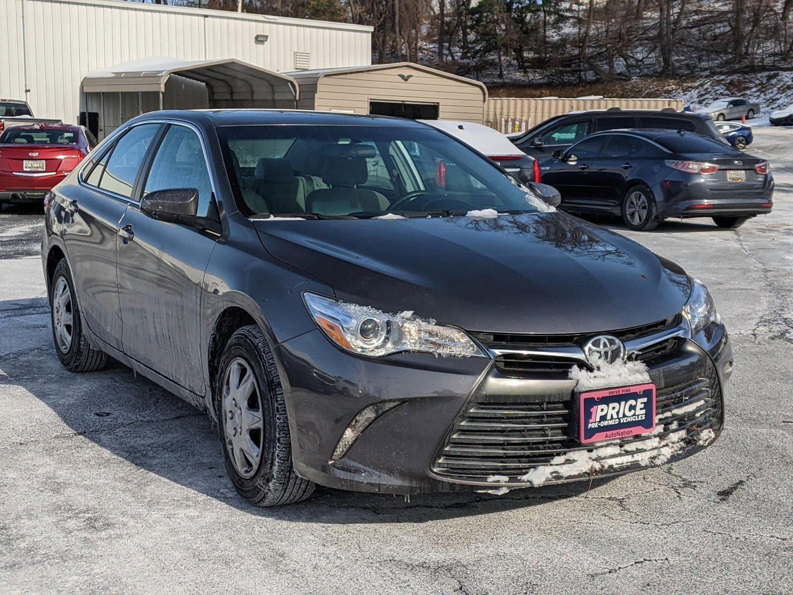 2017 Toyota Camry Vehicle Photo in TIMONIUM, MD 21093-2300