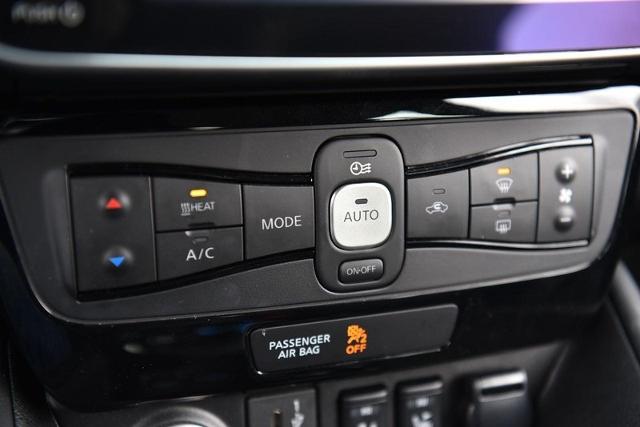 2024 Nissan LEAF Vehicle Photo in Ballwin, MO 63011