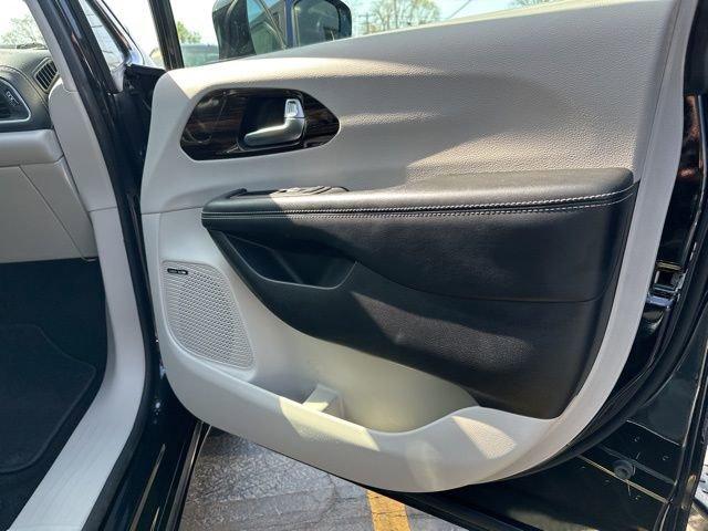 2021 Chrysler Pacifica Vehicle Photo in MEDINA, OH 44256-9631