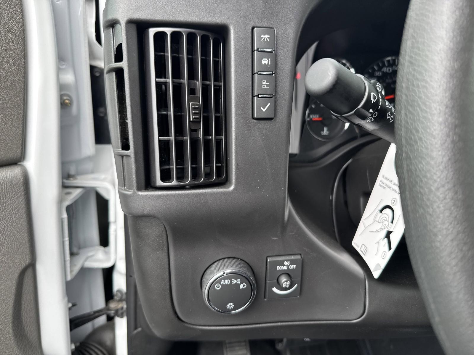 2024 Chevrolet Express Cargo 2500 Vehicle Photo in GEORGETOWN, TX 78626-7508