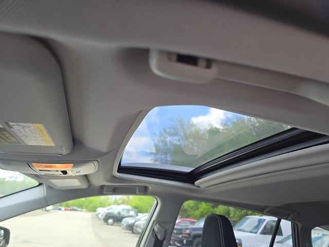 2017 Toyota RAV4 Hybrid Vehicle Photo in Pleasant Hills, PA 15236