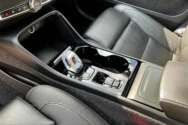 2025 Volvo XC40 Vehicle Photo in Houston, TX 77007