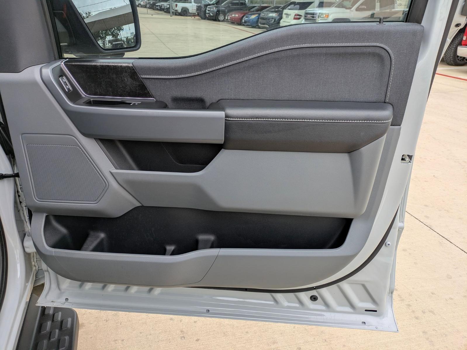 2023 Ford F-150 Lightning Vehicle Photo in SELMA, TX 78154-1460