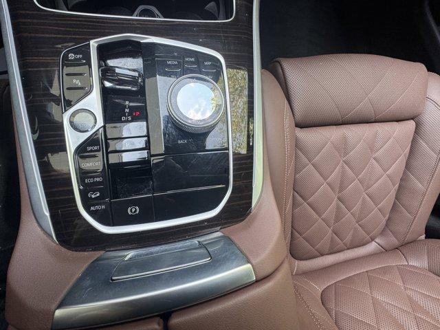 2025 BMW X5 M60i Vehicle Photo in LEOMINSTER, MA 01453-2952