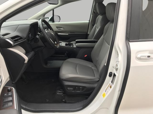2023 Toyota Sienna Vehicle Photo in GREEN BAY, WI 54303-3330