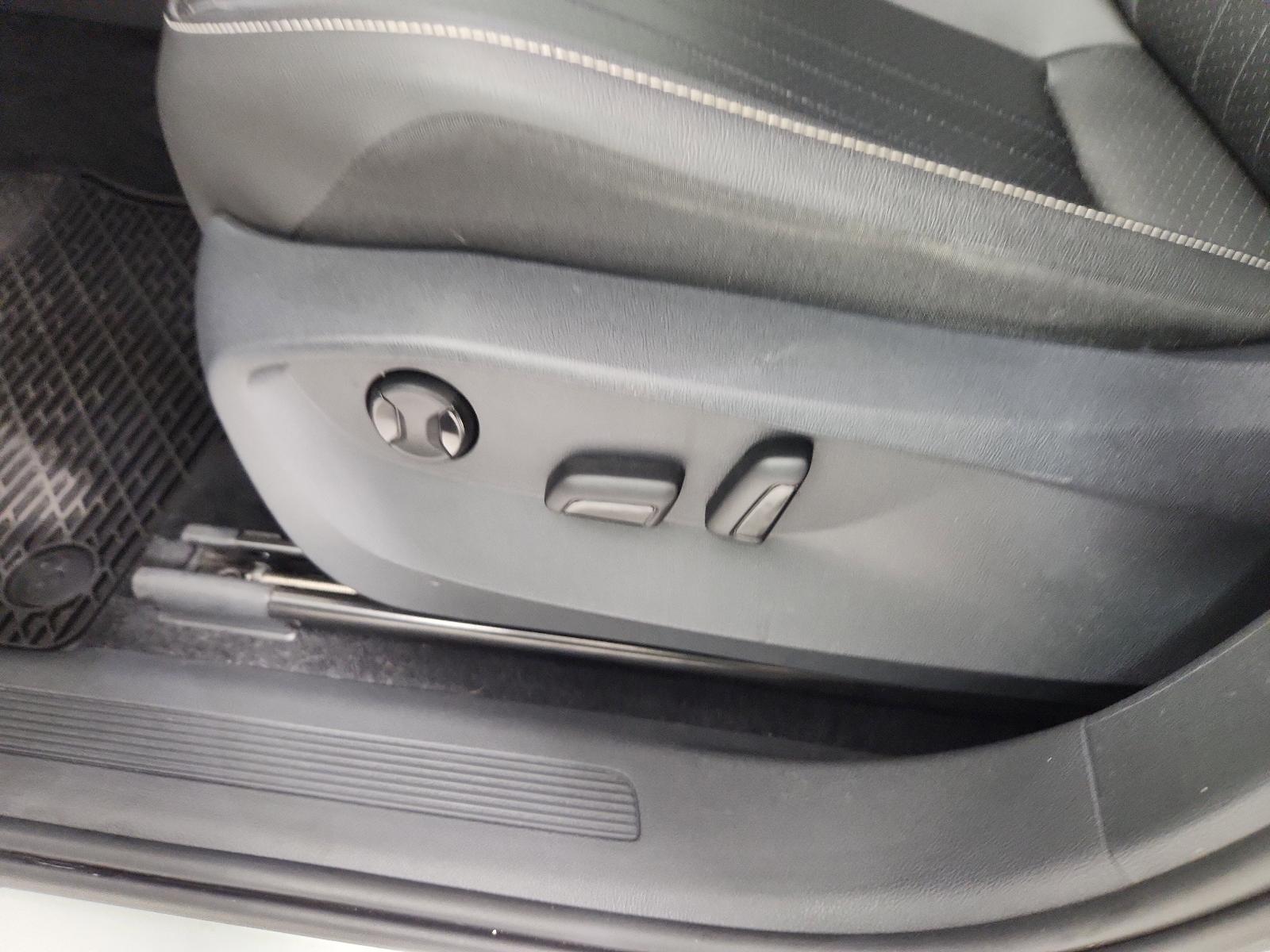 2022 Volkswagen Tiguan Vehicle Photo in Georgetown, TX 78626