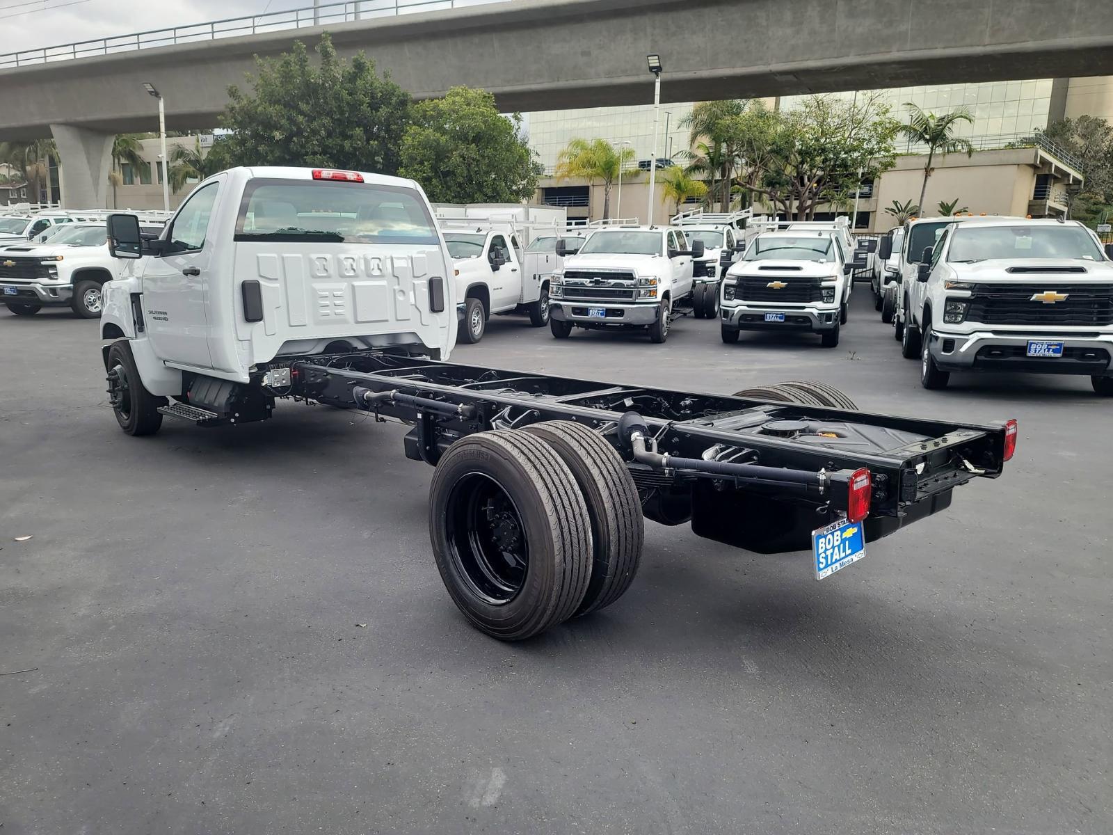 2023 Chevrolet Silverado Chassis Cab Vehicle Photo in LA MESA, CA 91942-8211