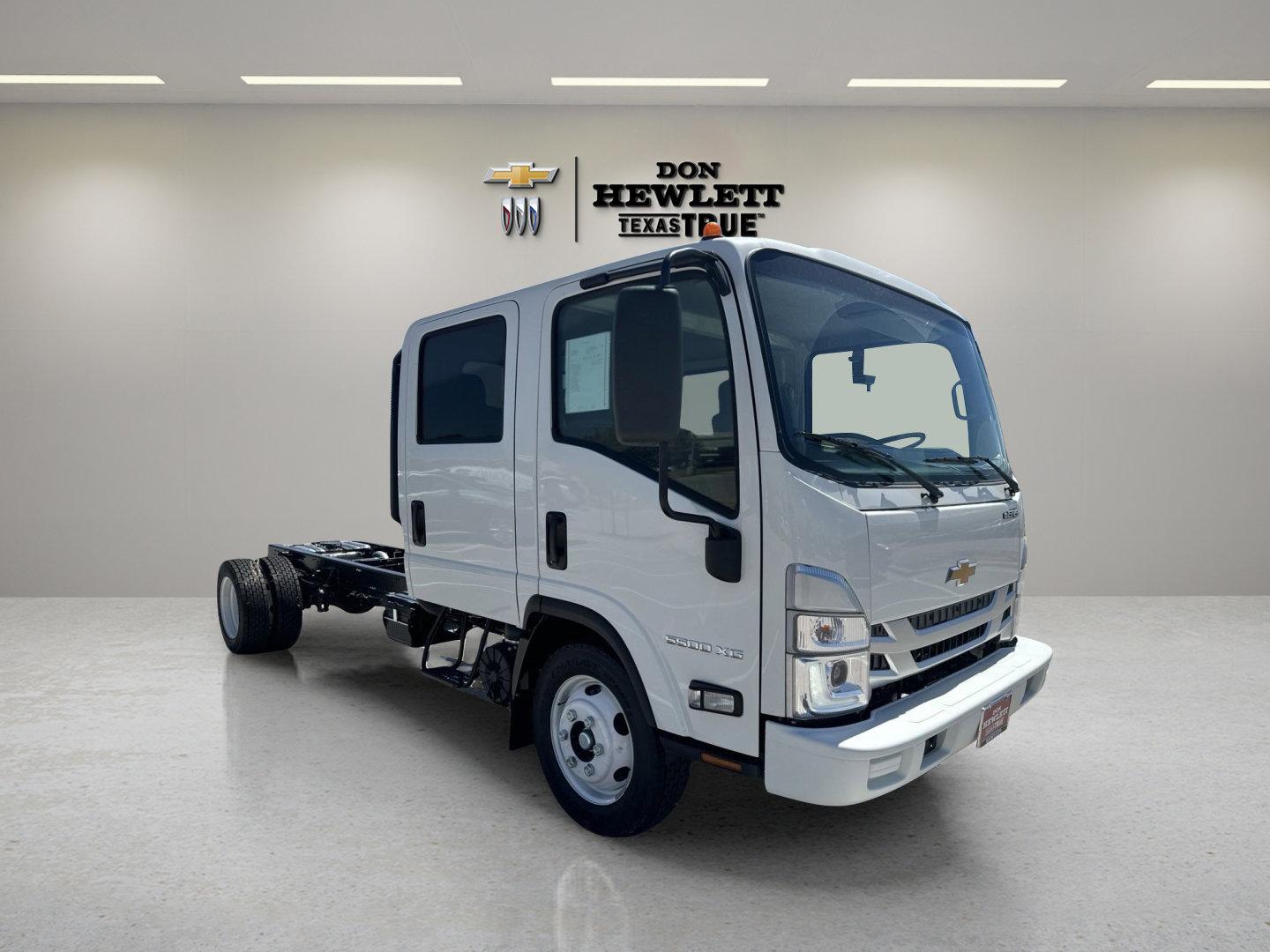 2025 Chevrolet Low Cab Forward 5500 XG Vehicle Photo in GEORGETOWN, TX 78626-7508