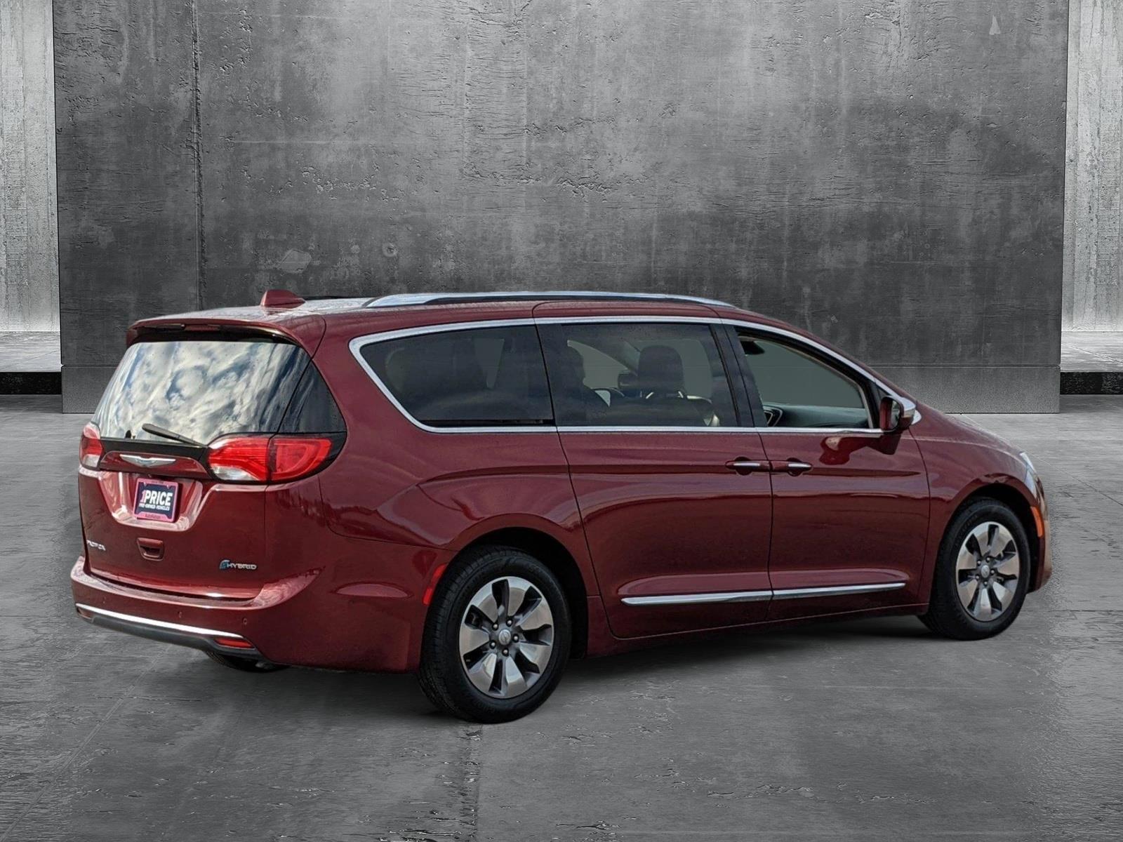 2017 Chrysler Pacifica Vehicle Photo in ORLANDO, FL 32808-7998