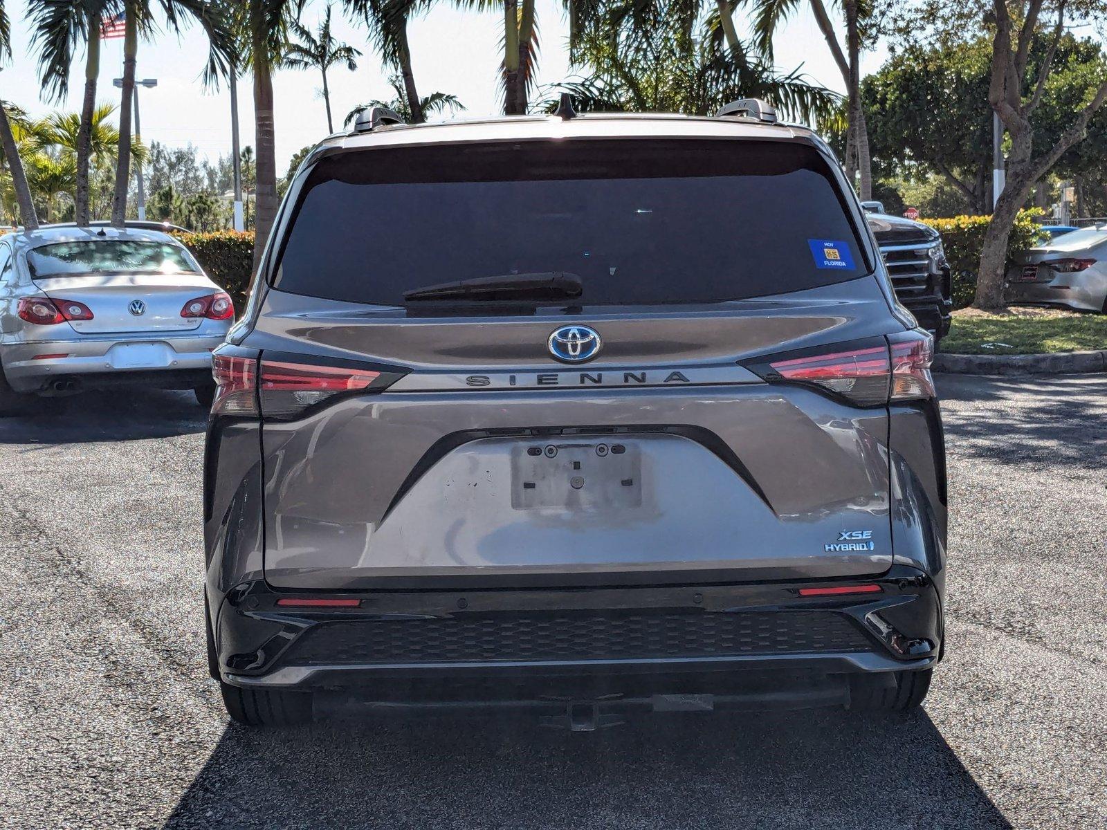 2022 Toyota Sienna Vehicle Photo in Miami, FL 33015