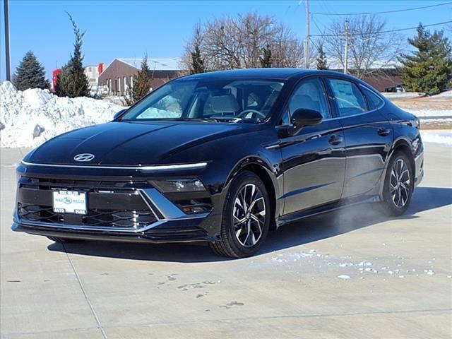 2024 Hyundai SONATA Vehicle Photo in Peoria, IL 61615