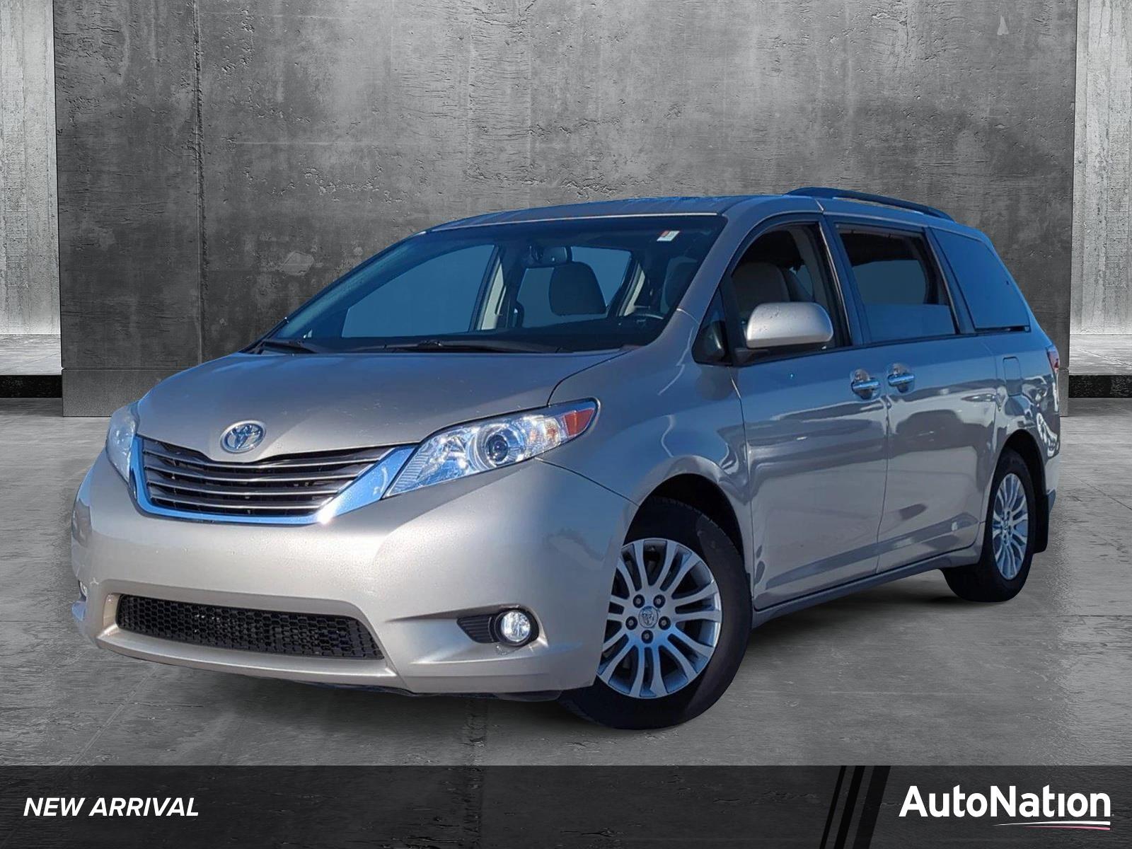 2017 Toyota Sienna Vehicle Photo in Ft. Myers, FL 33907