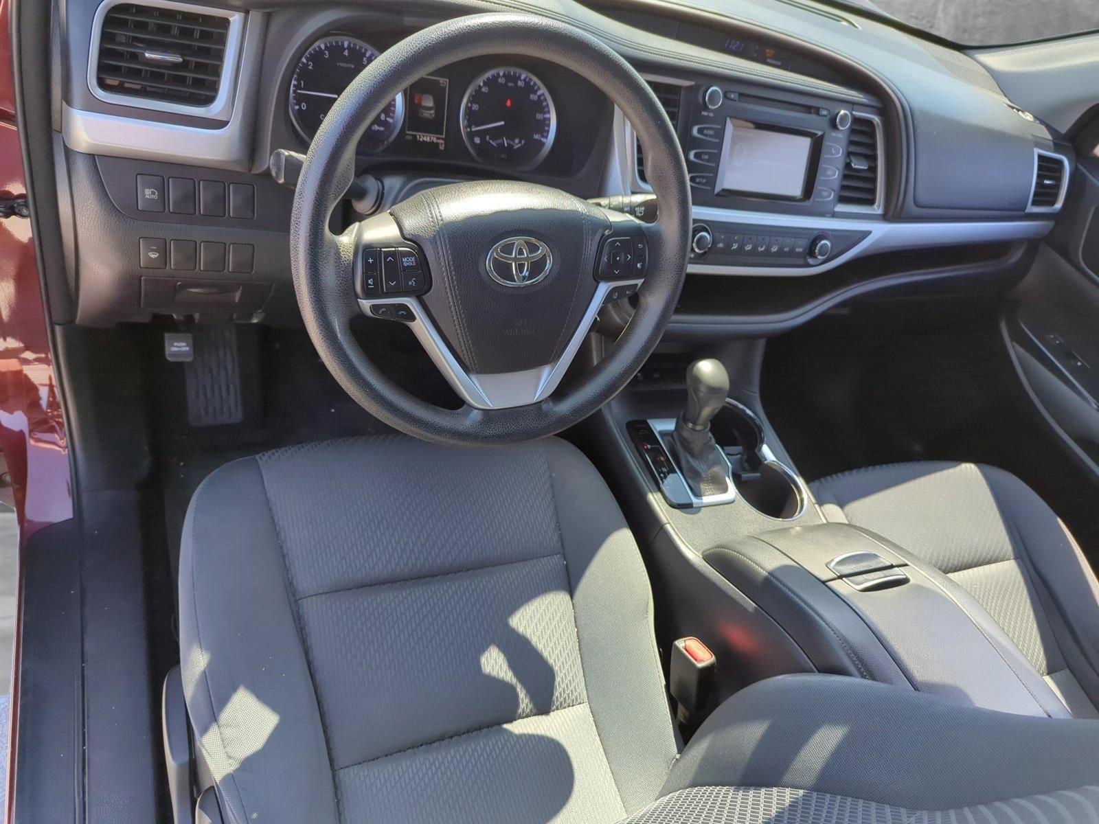 2017 Toyota Highlander Vehicle Photo in Ft. Myers, FL 33907