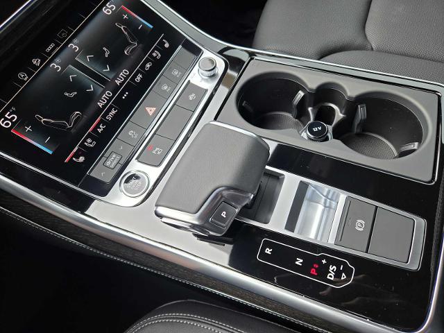 2025 Audi Q7 Vehicle Photo in SUGAR LAND, TX 77478
