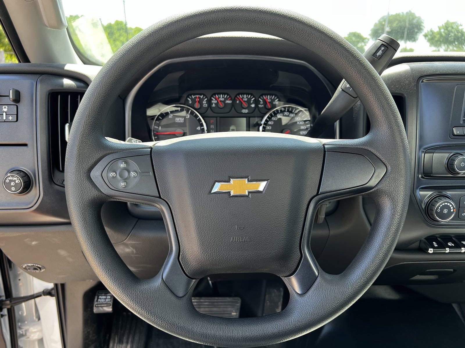 2024 Chevrolet Silverado 5500 HD Vehicle Photo in GEORGETOWN, TX 78626-7508