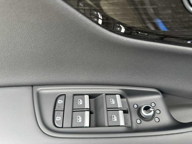 2025 Audi Q7 Vehicle Photo in HOUSTON, TX 77090