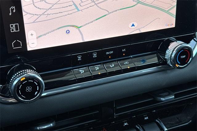 2025 GMC Canyon Vehicle Photo in ELK GROVE, CA 95757-8703