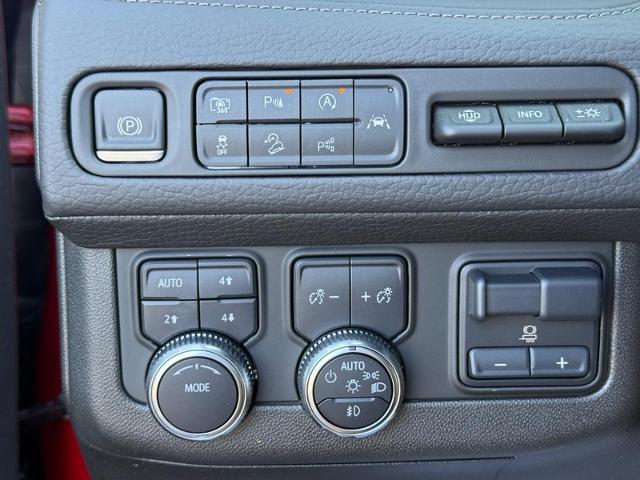 2024 GMC Yukon XL Vehicle Photo in COLUMBIA, MO 65203-3903