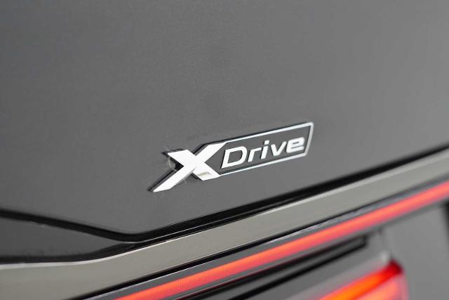2022 BMW 750i xDrive Vehicle Photo in GRAPEVINE, TX 76051