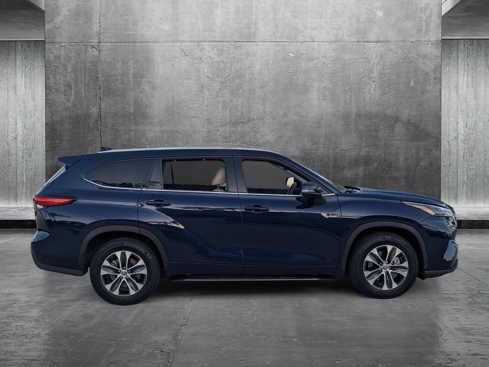 2022 Toyota Highlander Vehicle Photo in Davie, FL 33331
