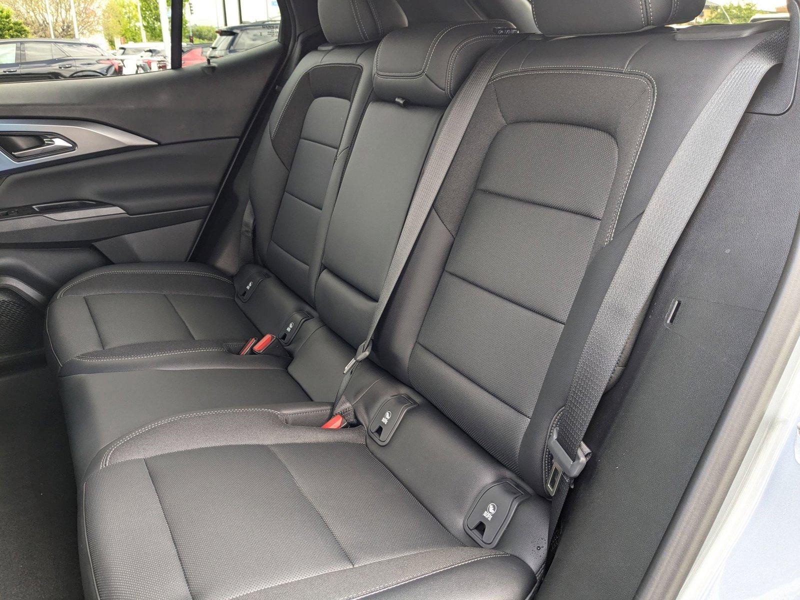 2025 Chevrolet Equinox EV Vehicle Photo in VALENCIA, CA 91355-1705