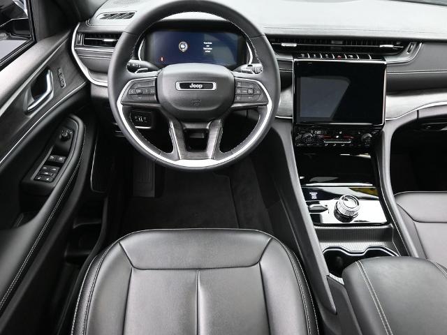 2024 Jeep Grand Cherokee Vehicle Photo in Cedar Rapids, IA 52402