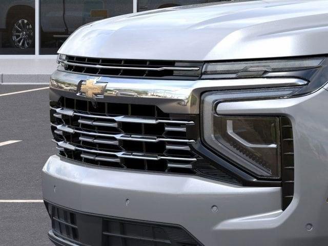 2025 Chevrolet Suburban Vehicle Photo in BROCKTON, MA 02301-7113