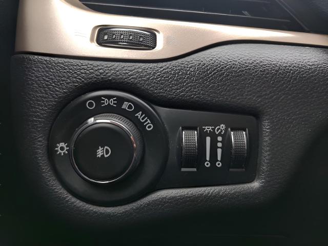 2014 Jeep Cherokee Vehicle Photo in Green Bay, WI 54304