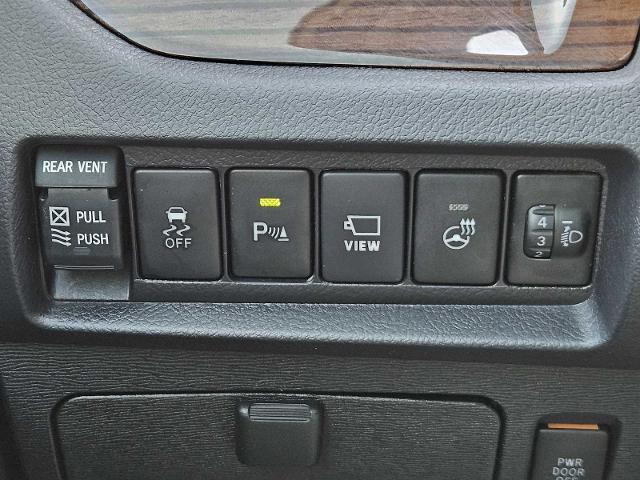 2020 Toyota Sienna Vehicle Photo in FORT WORTH, TX 76132