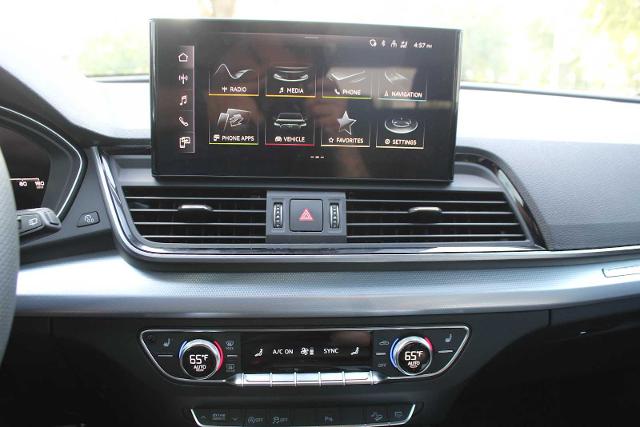 2024 Audi Q5 Vehicle Photo in HOUSTON, TX 77090