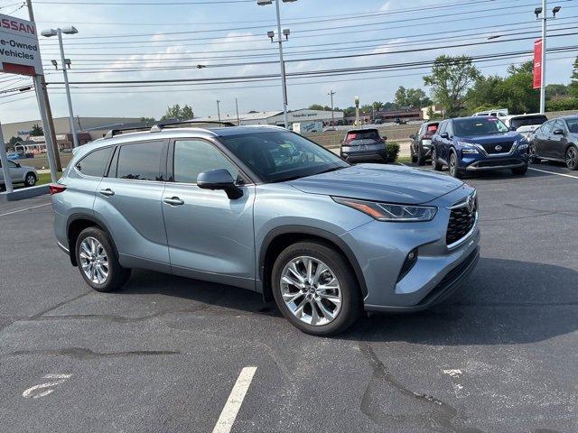 Used 2023 Toyota Highlander Limited with VIN 5TDKDRBH4PS527034 for sale in Harrisburg, PA
