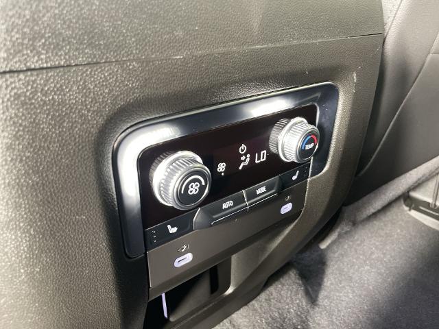 2024 GMC Yukon XL Vehicle Photo in GILBERT, AZ 85297-0402