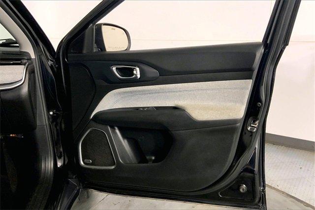 2022 Jeep Compass Vehicle Photo in KANSAS CITY, MO 64114-4502