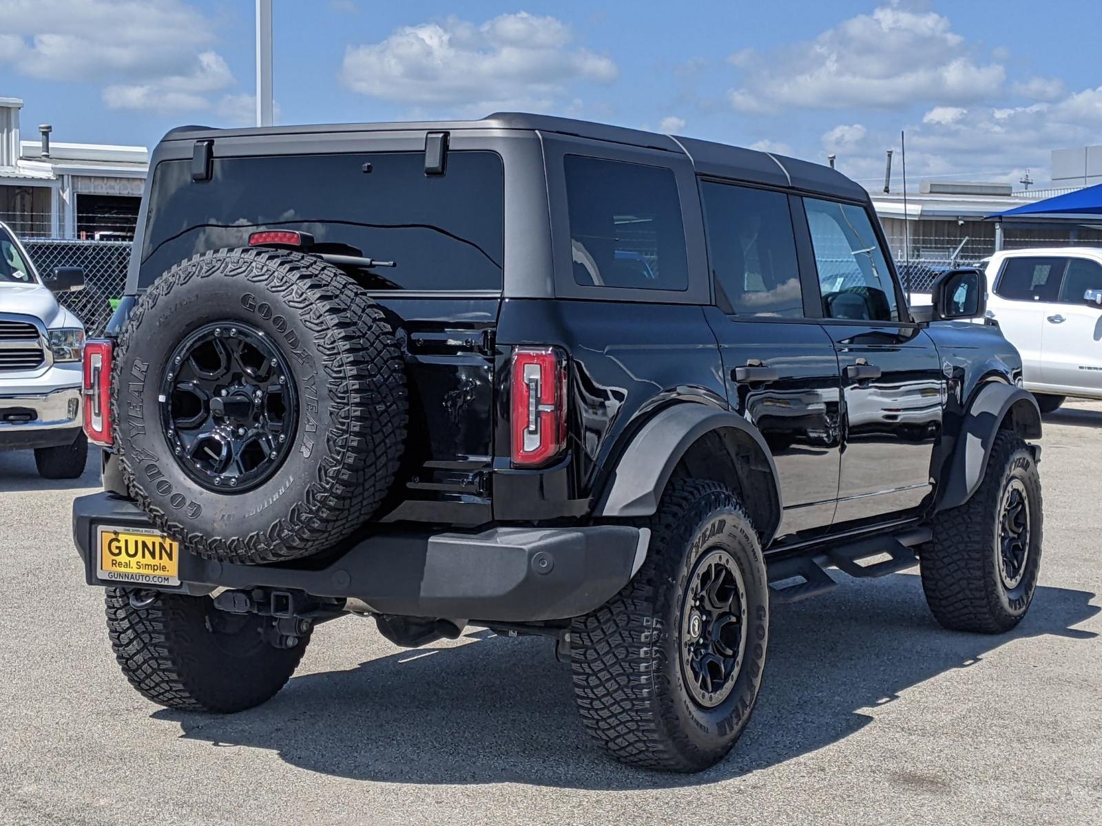 2024 Ford Bronco Vehicle Photo in Seguin, TX 78155