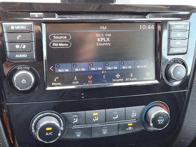 2022 Nissan Rogue Sport Vehicle Photo in DENTON, TX 76210-9321