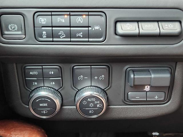 2023 GMC Yukon Vehicle Photo in DENTON, TX 76210-9321