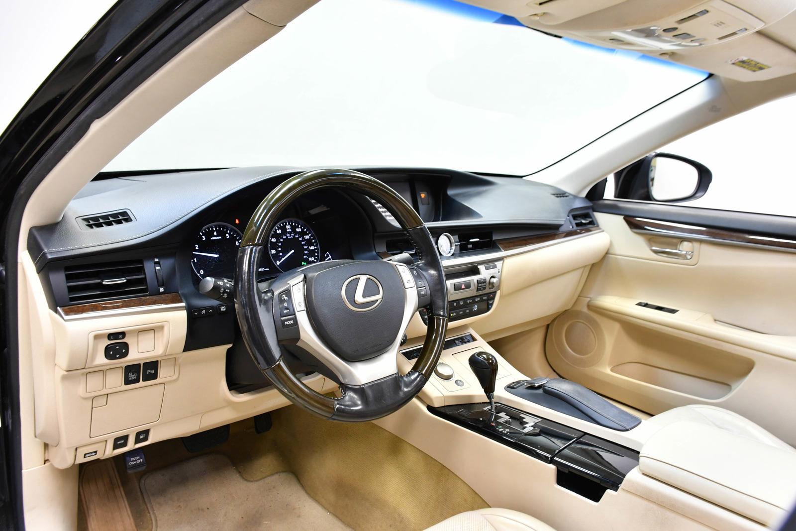 2015 Lexus ES 350 Vehicle Photo in DALLAS, TX 75235