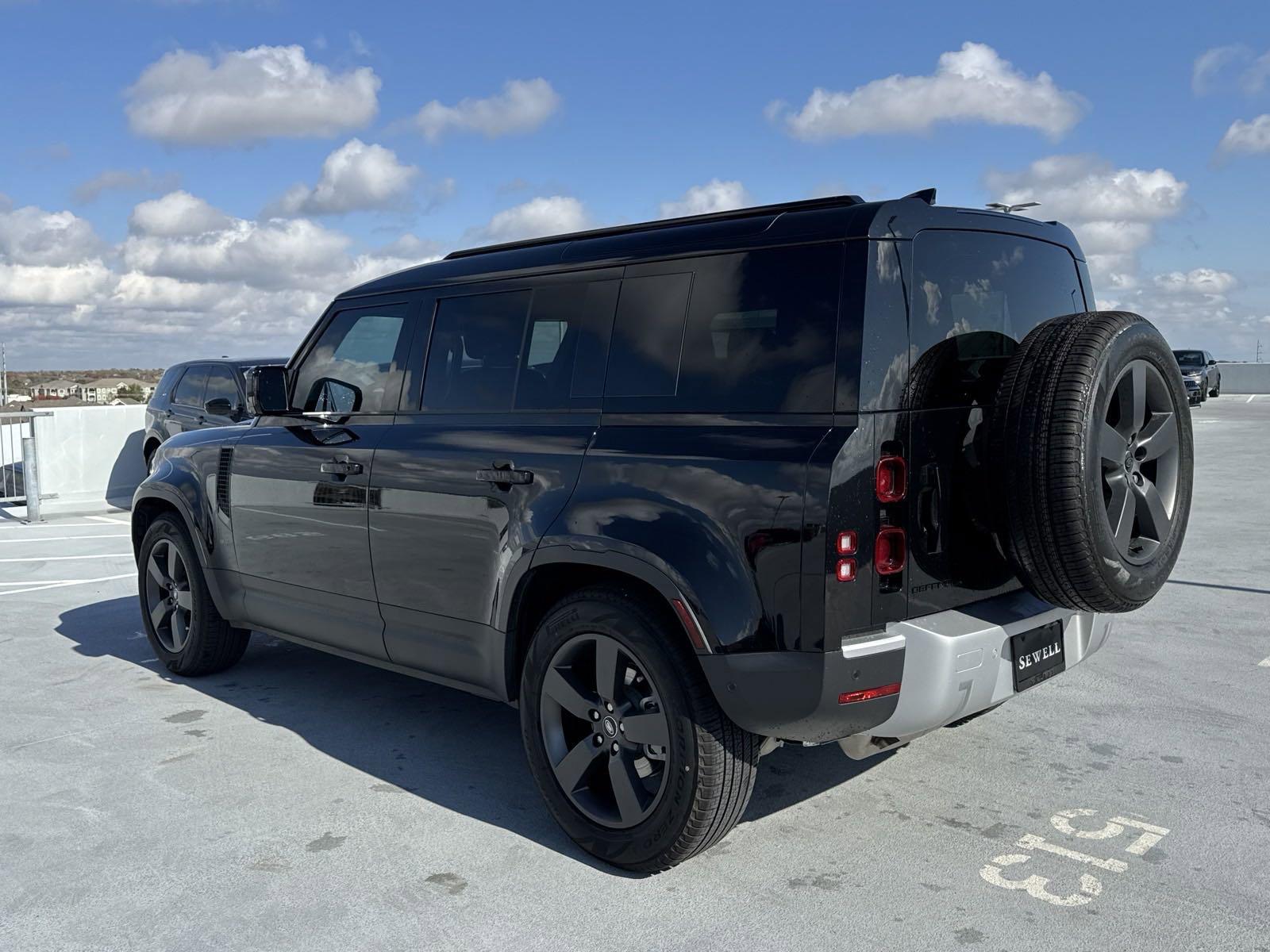 2025 Defender Vehicle Photo in AUSTIN, TX 78717