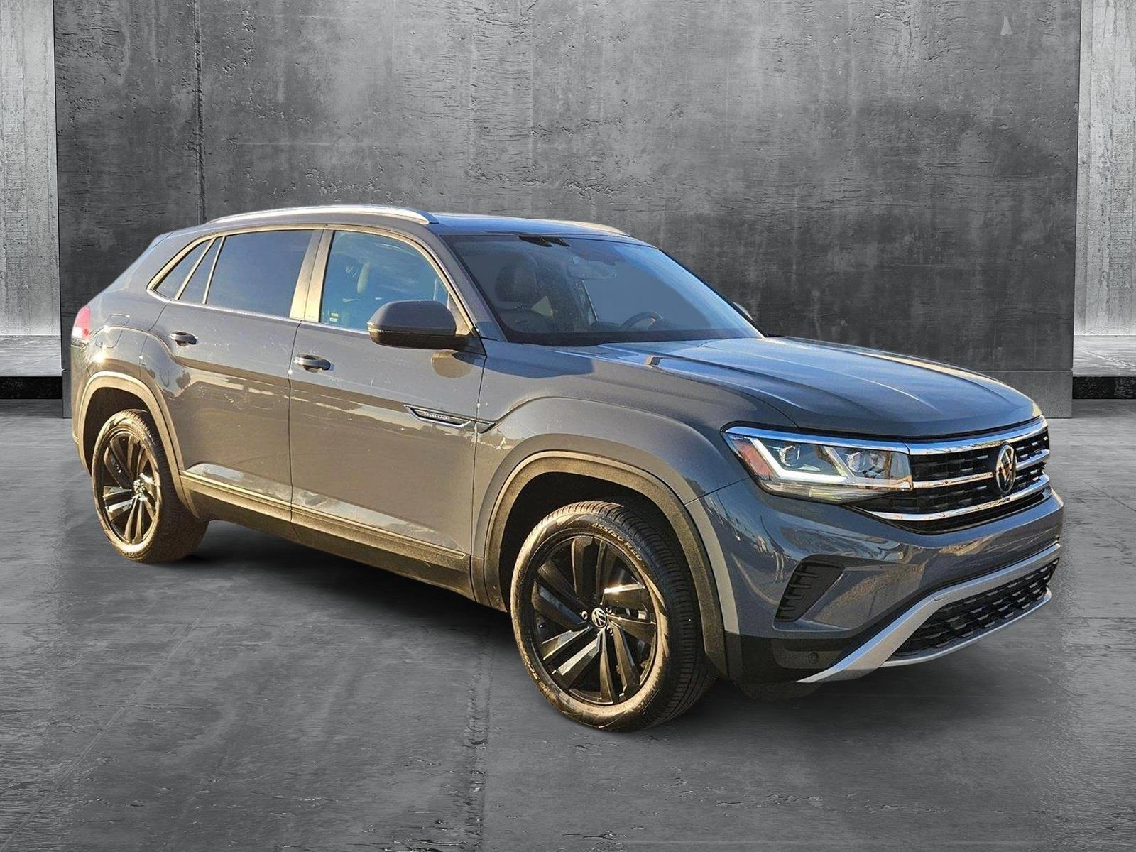 2021 Volkswagen Atlas Cross Sport SE w/Tech photo 3