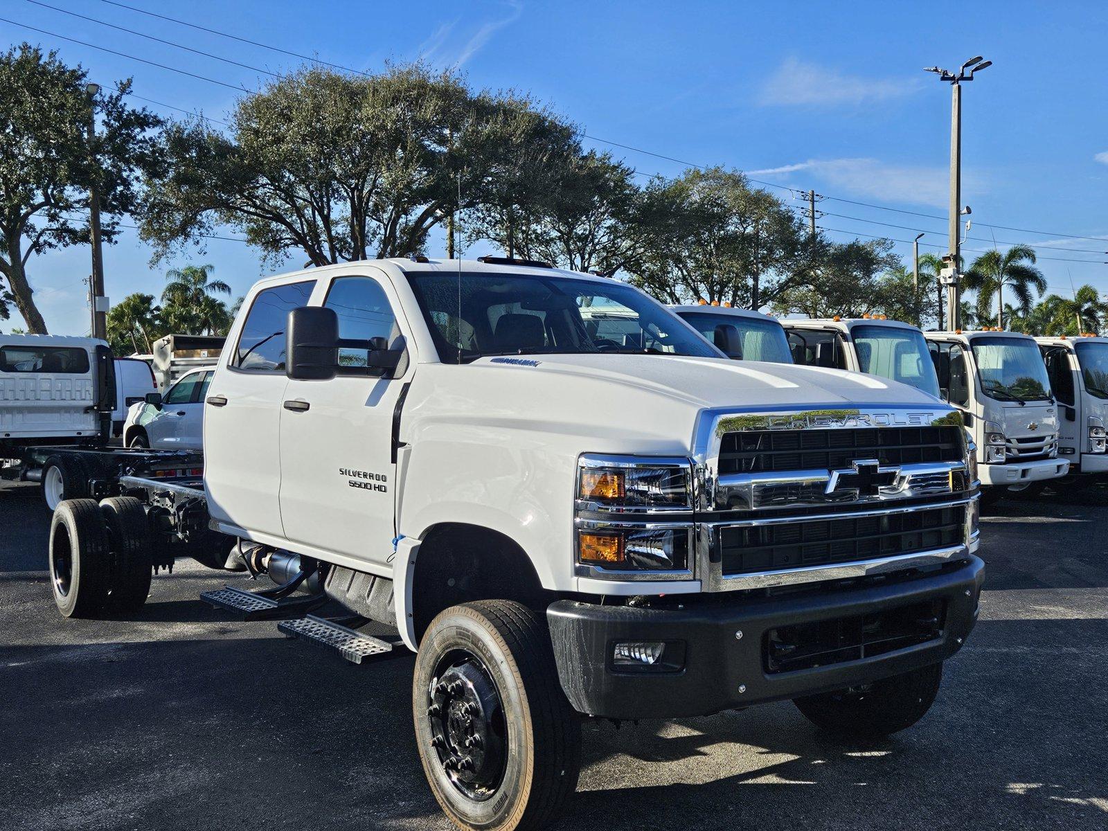 2024 Chevrolet Silverado 5500 HD Vehicle Photo in GREENACRES, FL 33463-3207