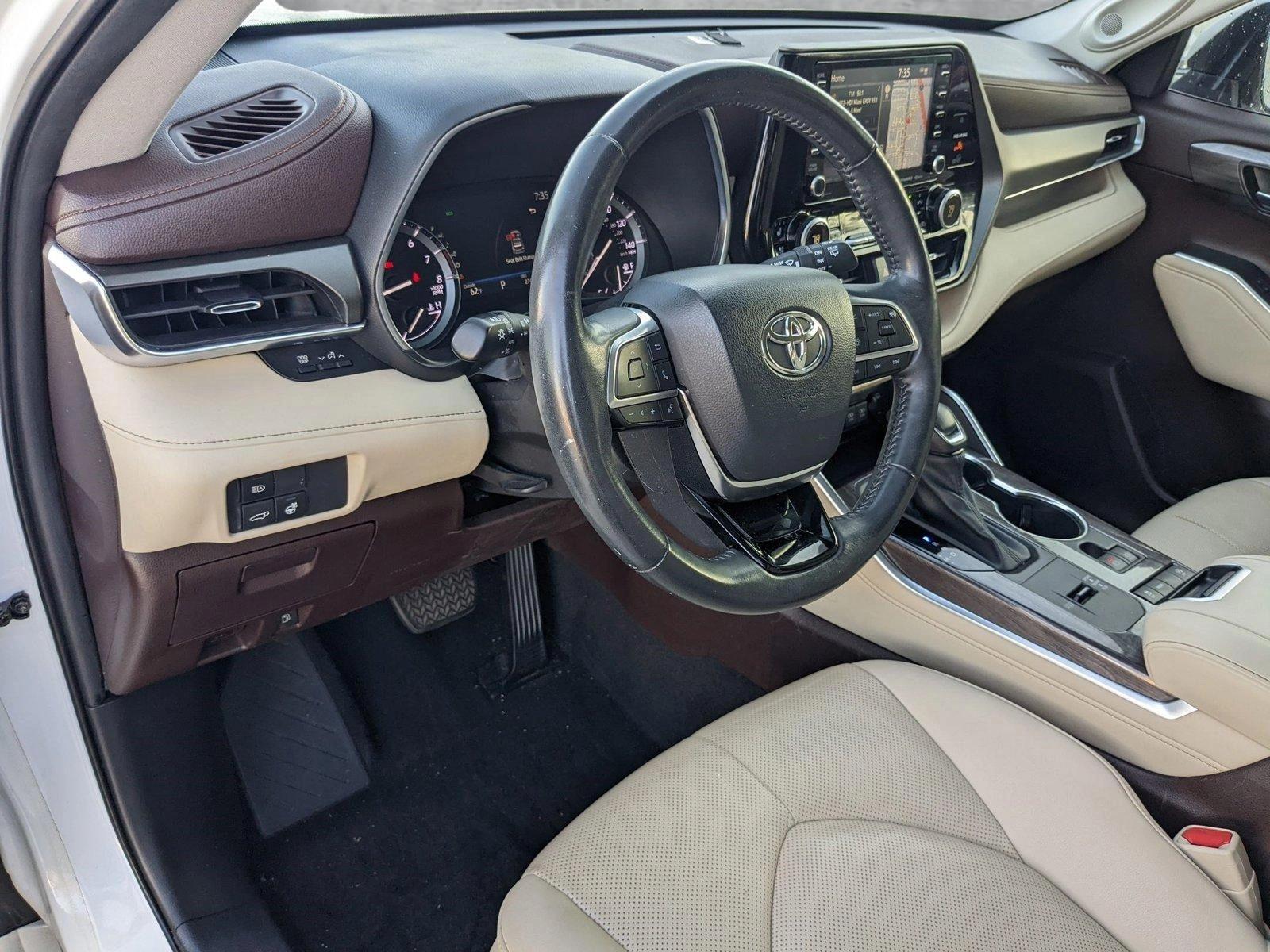 2020 Toyota Highlander Vehicle Photo in Davie, FL 33331