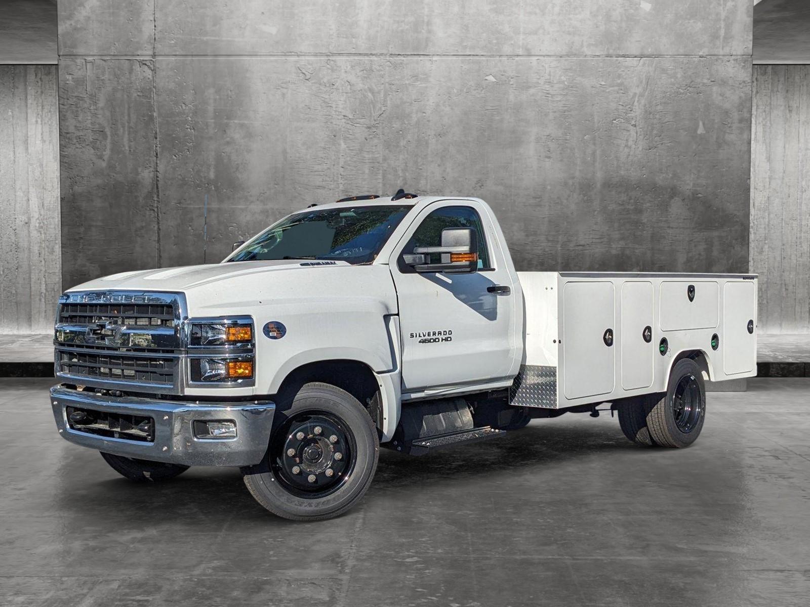 2023 Chevrolet Silverado 4500 HD Vehicle Photo in GREENACRES, FL 33463-3207