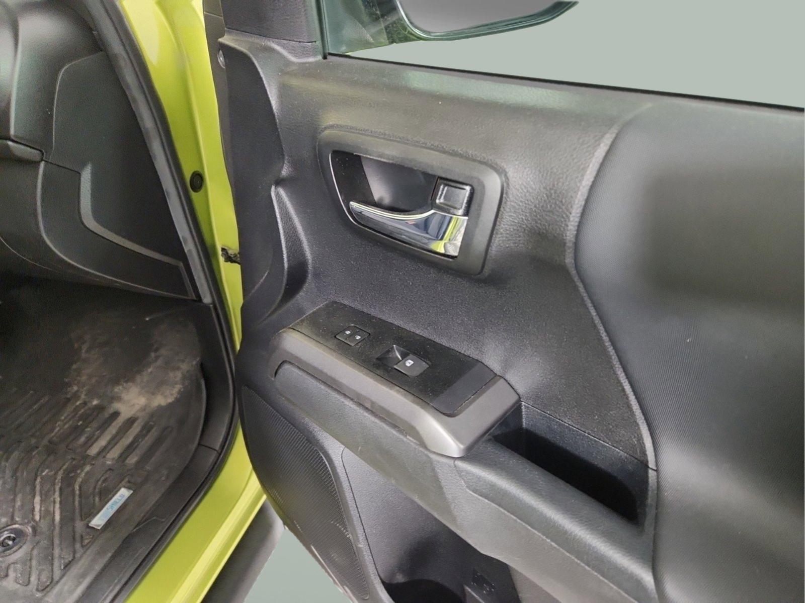2023 Toyota Tacoma 4WD Vehicle Photo in GEORGETOWN, TX 78626-7508