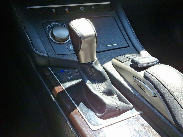 2017 Lexus ES 350 Vehicle Photo in DANBURY, CT 06810-5034