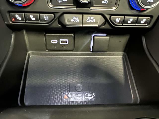 2023 GMC Yukon XL Vehicle Photo in Roslyn, NY 11576