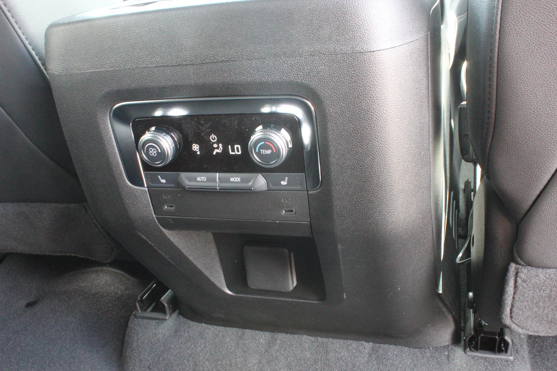 2025 GMC Yukon Vehicle Photo in AURORA, CO 80012-4011