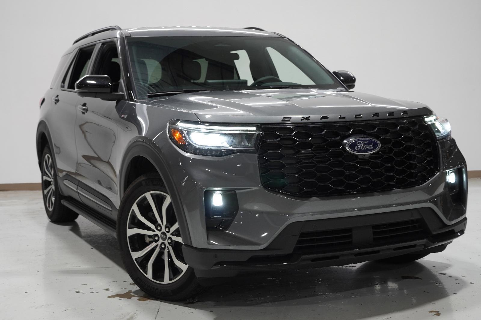2025 Ford Explorer Vehicle Photo in GRAPEVINE, TX 76051