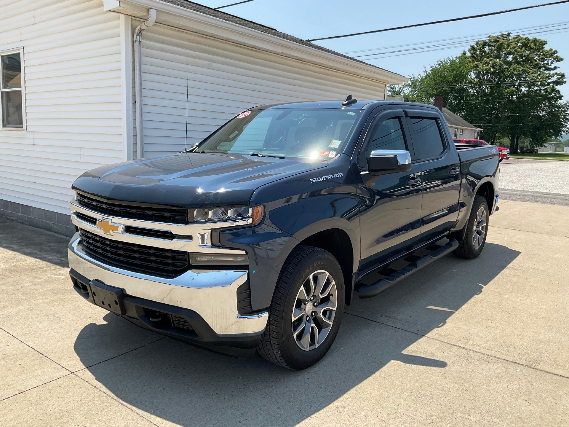 Used 2022 Chevrolet Silverado 1500 Limited LT with VIN 1GCPYJEK0NZ235167 for sale in Moundsville, WV