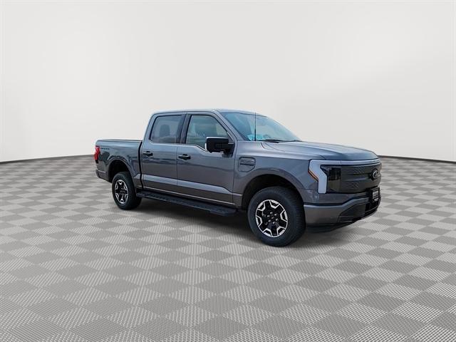 Used 2022 Ford F-150 Lightning XLT with VIN 1FTVW1EL7NWG06252 for sale in Winner, SD