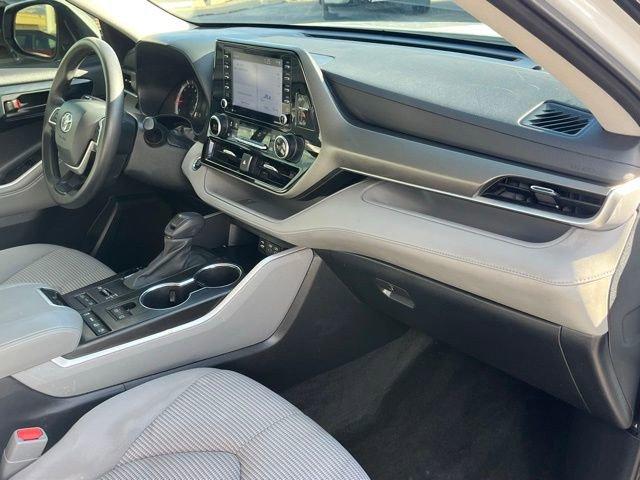 2022 Toyota Highlander Vehicle Photo in WEST VALLEY CITY, UT 84120-3202